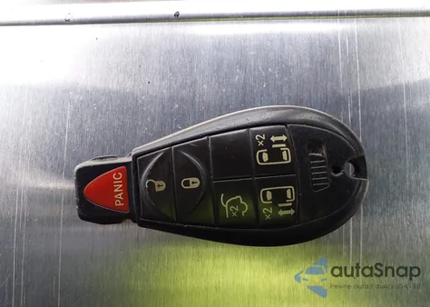 2016 Chrysler Town & Country Touring z USA, uszkodzony, nr VIN 2C4RC1BG7GR252813